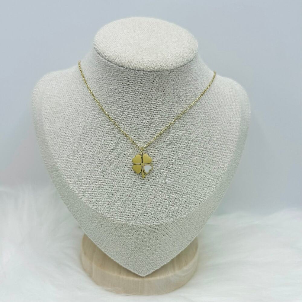 White Heart Four-Leaf Clover Pendant Necklace in Gold